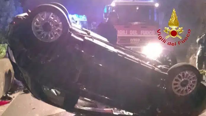 Incidente Stradale sulla SS 163 Amalfitana. Auto ribaltata tra Erchie e Maiori - Agro24