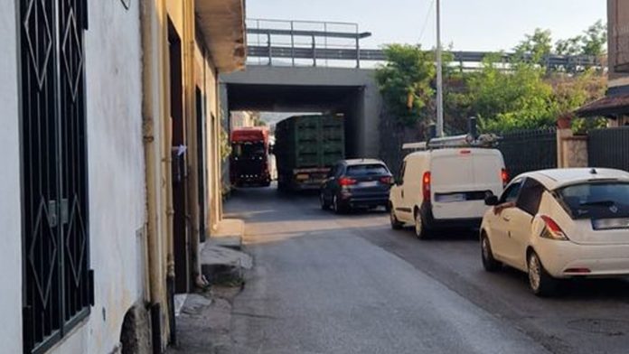 Angri. Ingorghi in Via Satriano Foto al web- Agro24